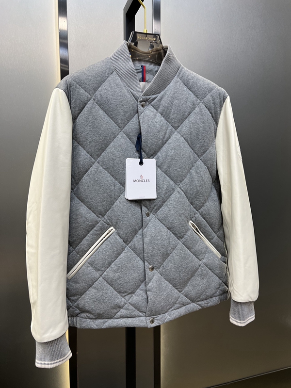 ハイクオリティダウンジャケット背面デザイン